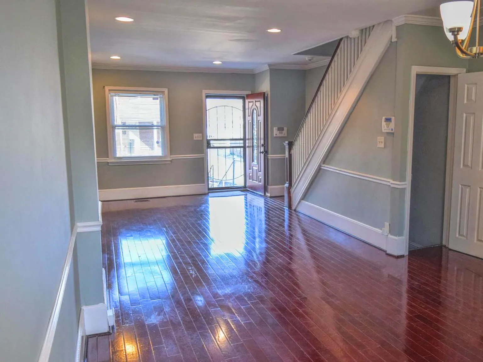 3 bed, 1770 sqft, $2,200 — Photo 4
