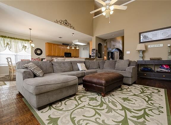 3rd image of 3806 Park Wood Dr