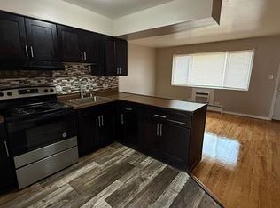 1633 E 74th St #2C, Chicago, IL 60649