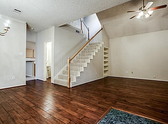3rd image of 7148 Nicole Pl