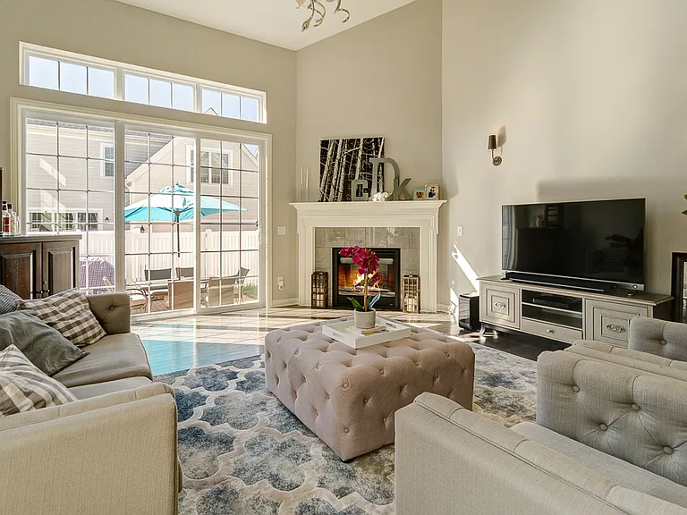 8045 Butterworth Green Dr — Photo 11