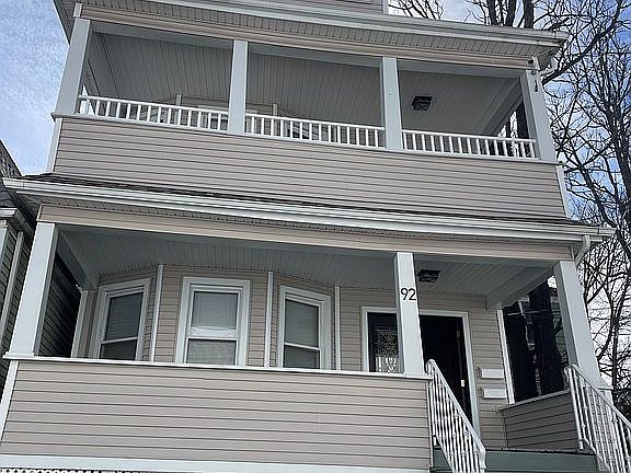 2nd image of 92 Van Buren St