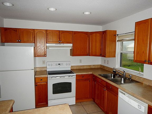 4th image of 1045 Bassinger Ave S