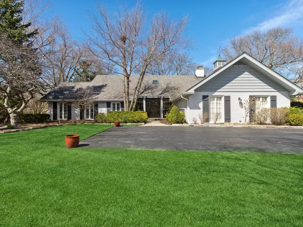 1690 Bowling Green Dr, Lake Forest, IL 60045