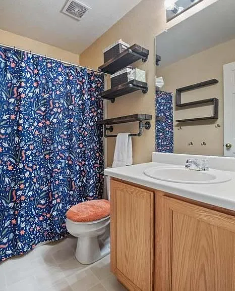 11725 Elizabeth Cir — Photo 10