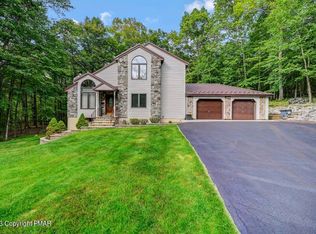 12012 Maplewood Dr, East Stroudsburg, PA 18302