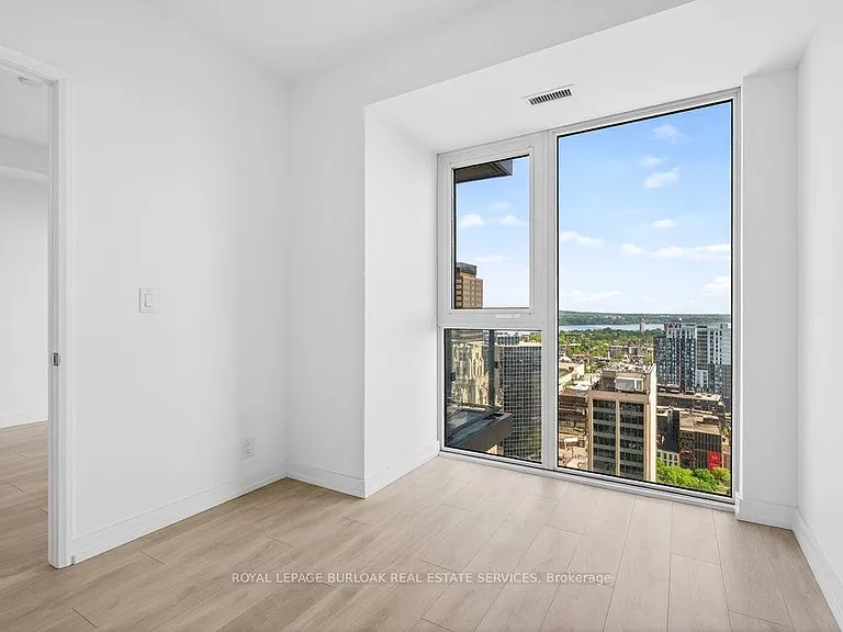 75 James St S #2404 — Photo 11