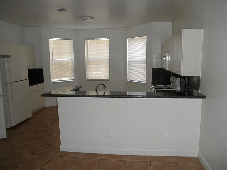2405 Shoma Dr — Photo 7