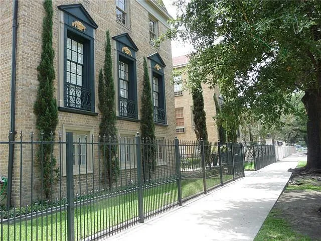 3300 Saint Charles Ave #27 — Photo 9