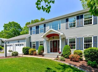 9 Boulder Hill Ln, Ashland, MA 01721