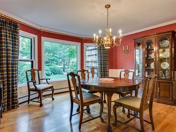 5th image of 3 Flower Hill Ct