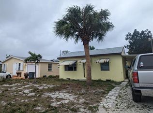 7917 Terrace Rd, Lake Worth, FL 33462