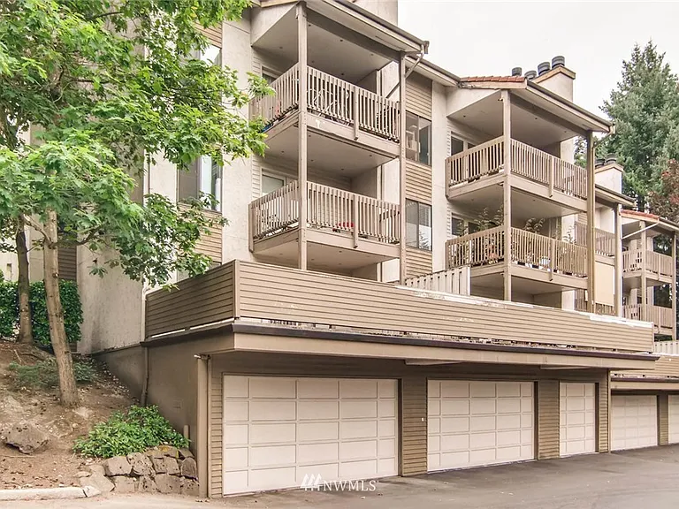 10512 NE 32nd Pl #F104 — Photo 1