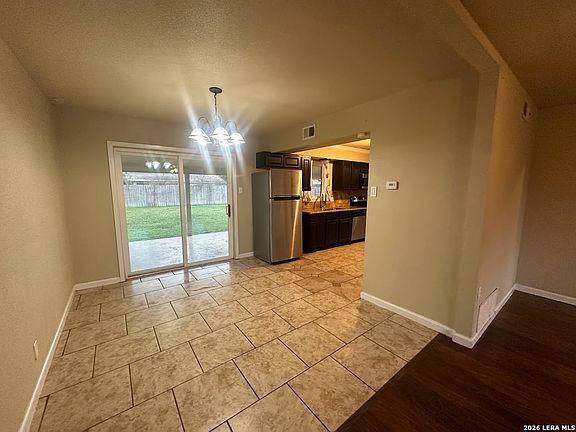 3rd image of 4402 LAKEWOOD DR