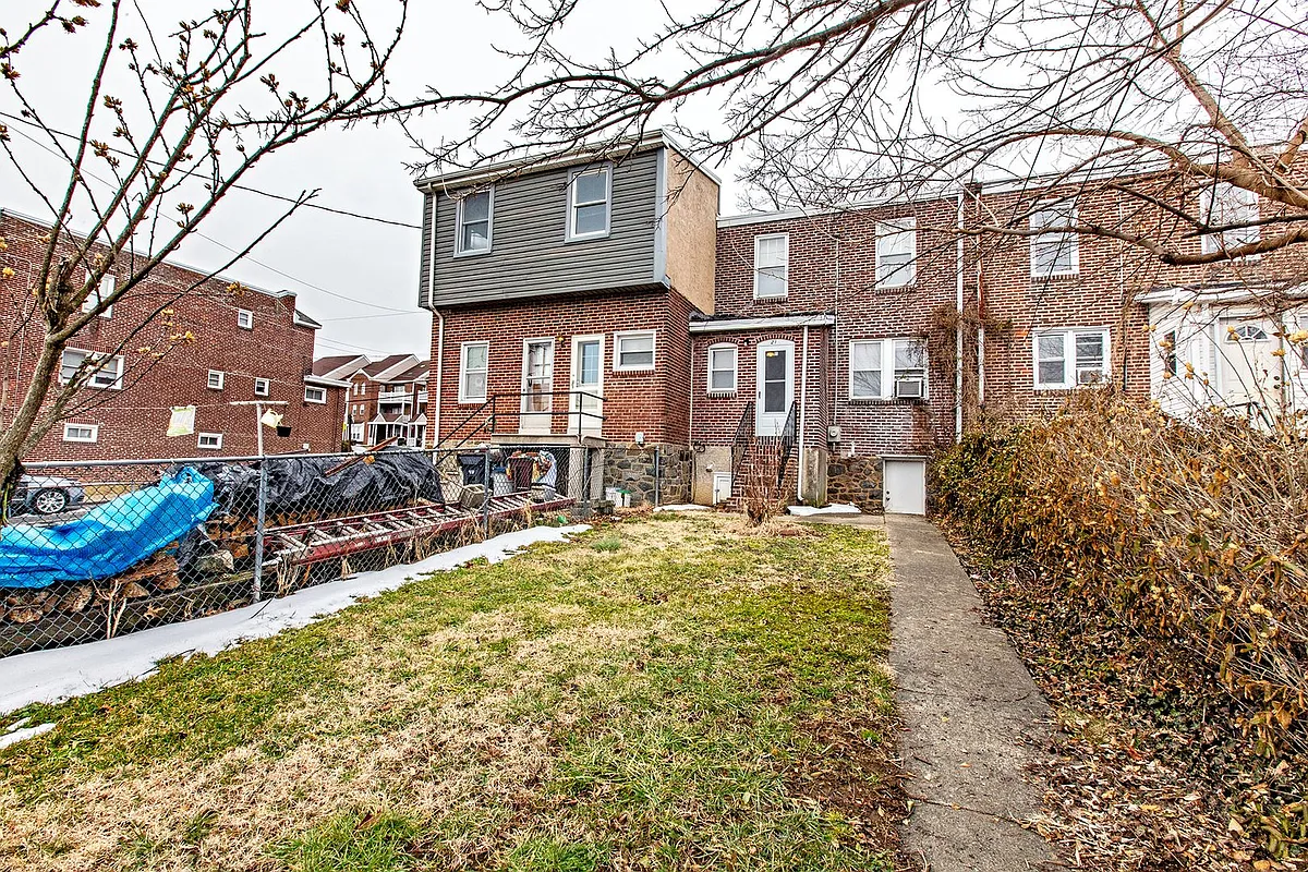 Building Photo - 216 S Broom St