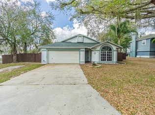 301 Sugar Creek Dr, Plant City, FL 33563