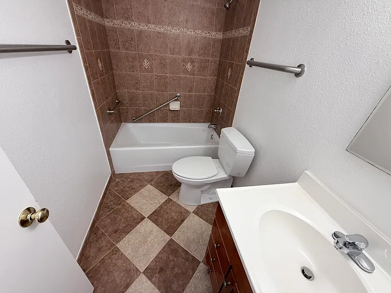 1001 63rd St #3 — Photo 14