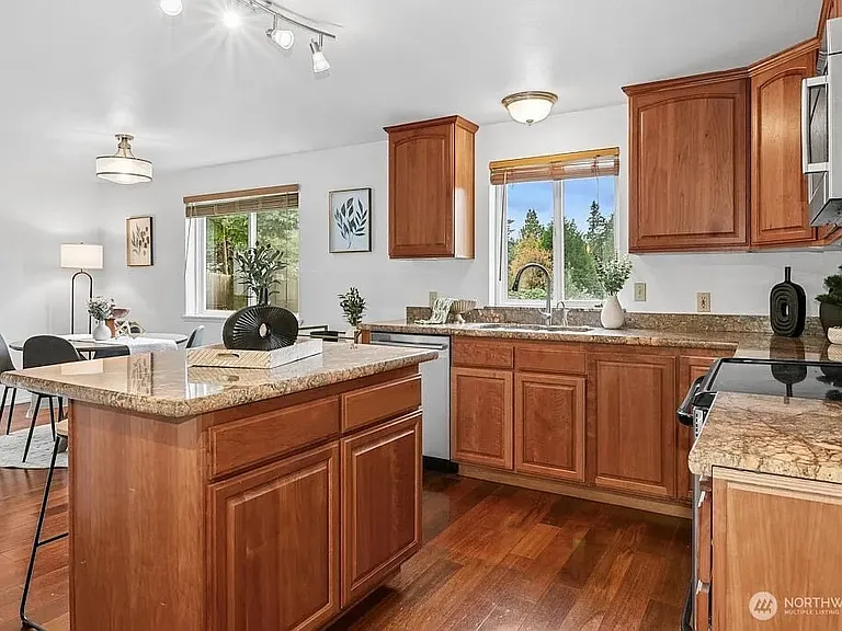 444 Marine View Pl — Photo 9