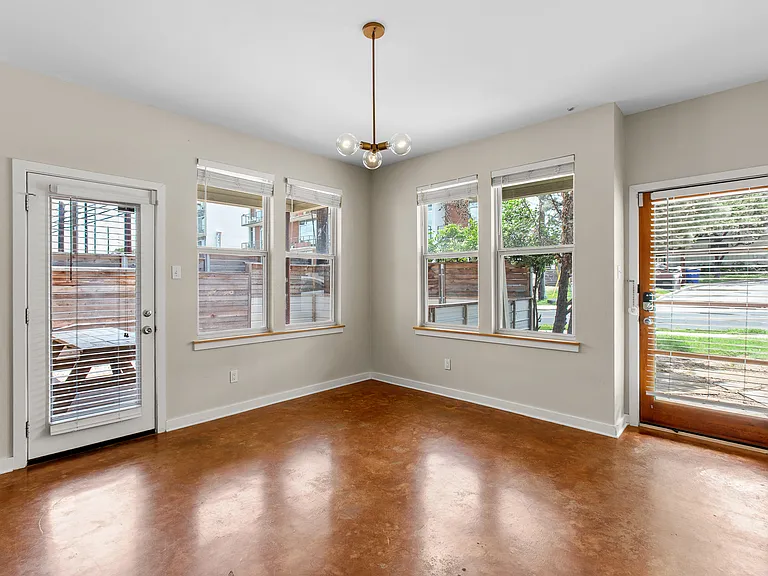 2314 S 5th St — Photo 5