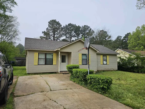 2015 W Ave E, Hope, AR 71801