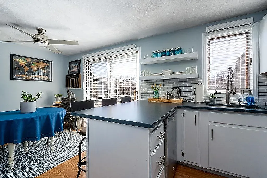 2 bed, 1039 sqft, $2,650 — Photo 4
