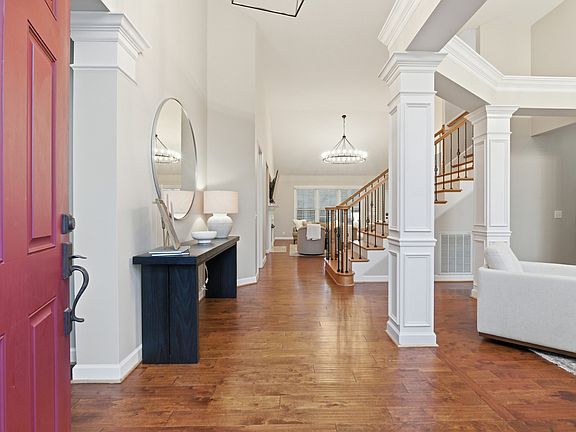 2nd image of 2515 Shays Ln