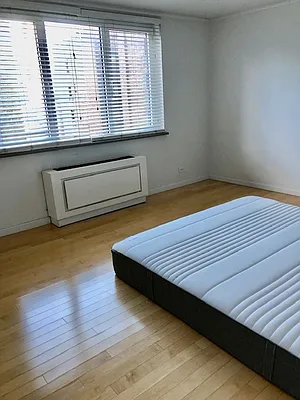 Rented by Akam Sales and Brokerage | media 7