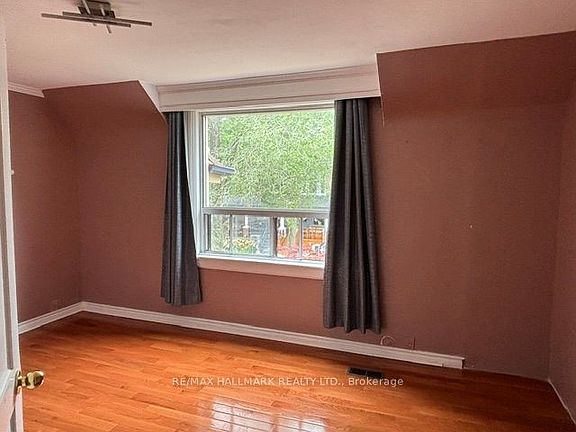 4th image of 33 Salem Ave