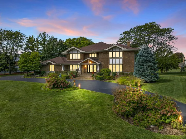 1886 Clover Dr, Inverness, IL 60067