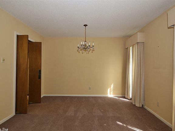 4th image of 8206 Alvin Ln
