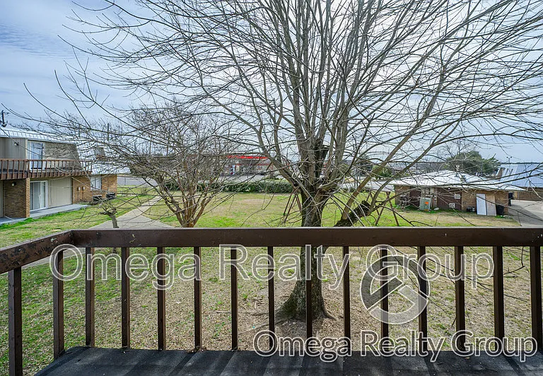 Camelot Apartments — Photo 60