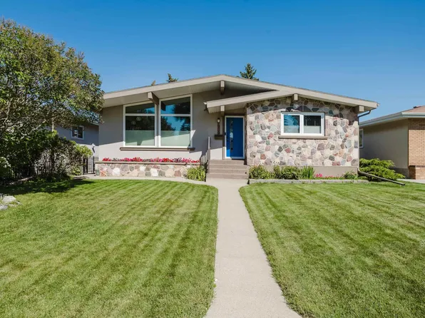 10924 35a Ave NW, Edmonton, AB T6J 0A3