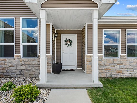 5th image of 305 Tori Dr