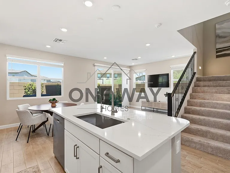 5832 E Rose Garden Ln — Photo 8