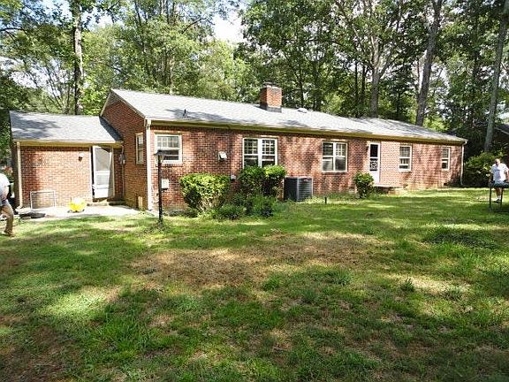 4th image of 2926 Clarendon Dr