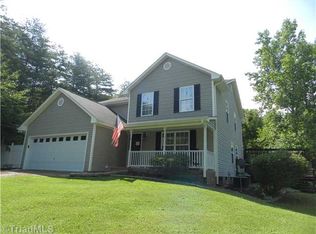 265 River Knolls Rd, Clemmons, NC 27012