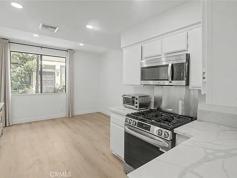 10793 Ashton Ave #14 — Photo 10