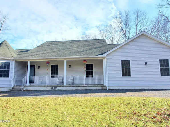 105 Seaton Ct, Bushkill, PA 18324