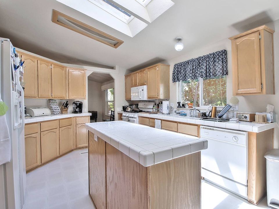 1st image of 130 El Bosque Dr