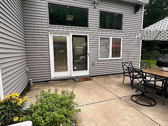 3rd image of 24 Shannon Dr