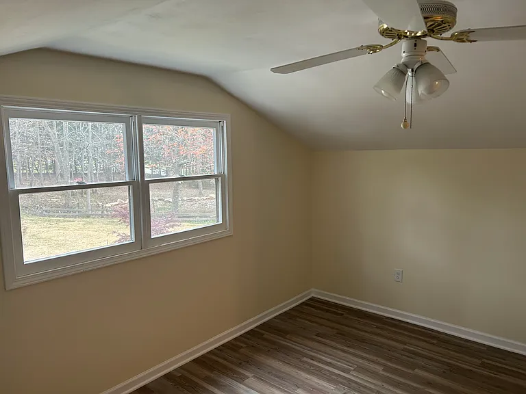 204 Alethia St — Photo 16