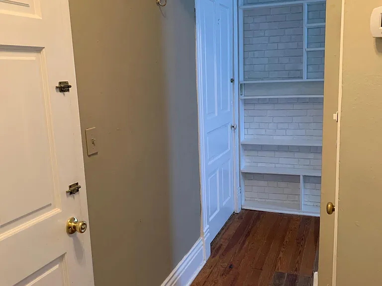 1016 Everett Ave #2 — Photo 2