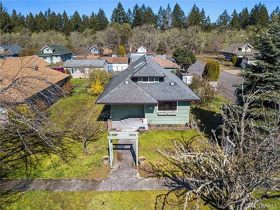 2nd image of 501 Louviers Ave