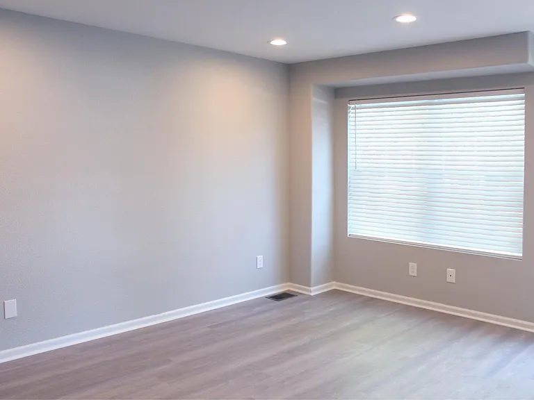 Oakcrest Cir — Photo 4
