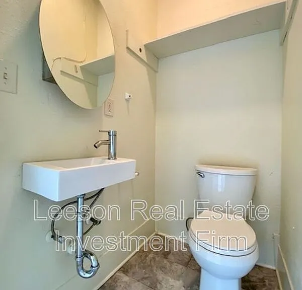 451 Egan St — Photo 11