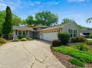 9231 Foliage Ln, Munster, IN