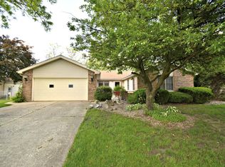 39W102 Cliff Dr, Elgin, IL 60124