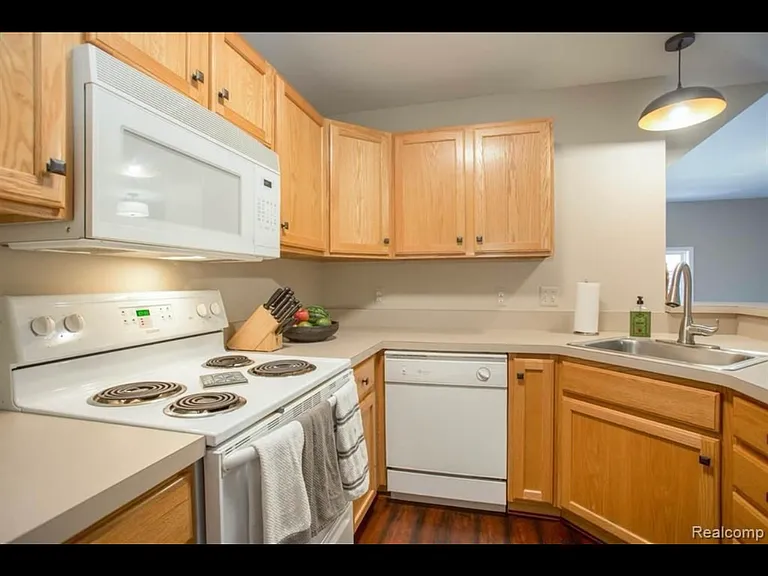 2803 Barclay Way — Photo 69