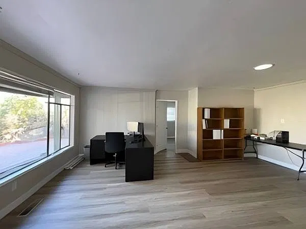 4 bed, 1928 sqft, $7,200 — Photo 3