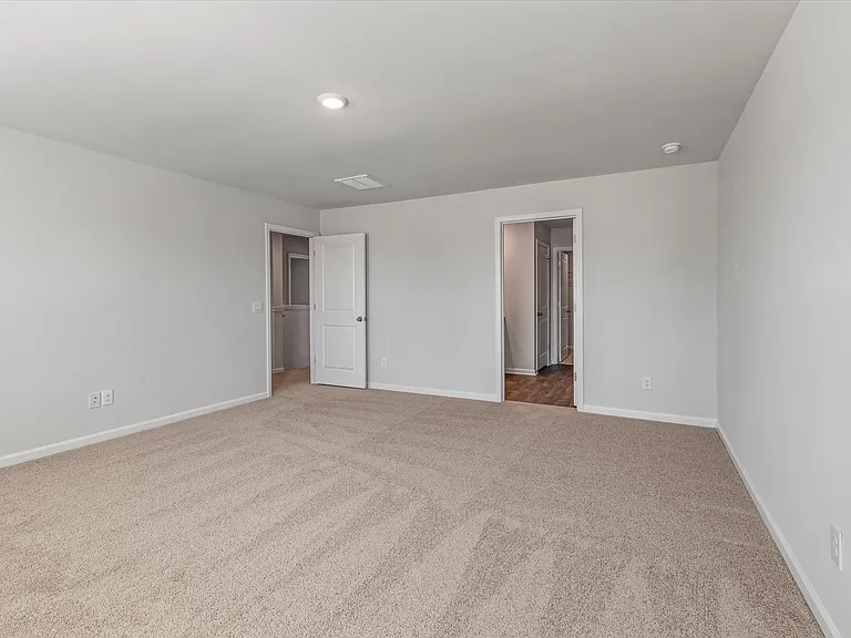 492 Lake Ridge Blvd — Photo 23